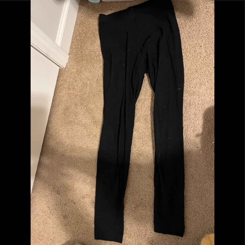 Plain black leggings